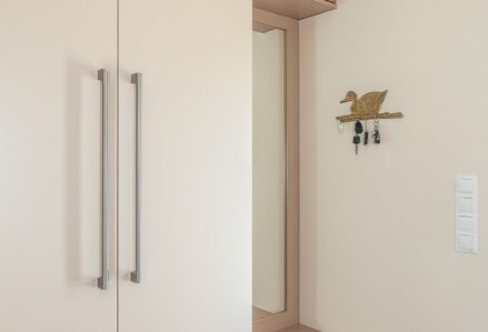 Hinged doors cashmere