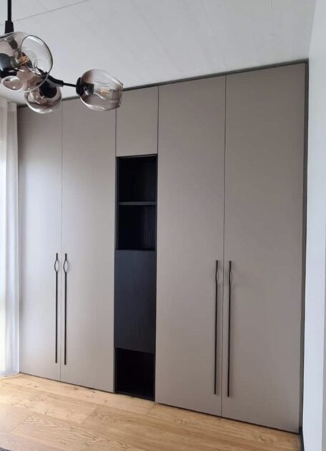 Käänduksed, stone grey ja must line melamiin