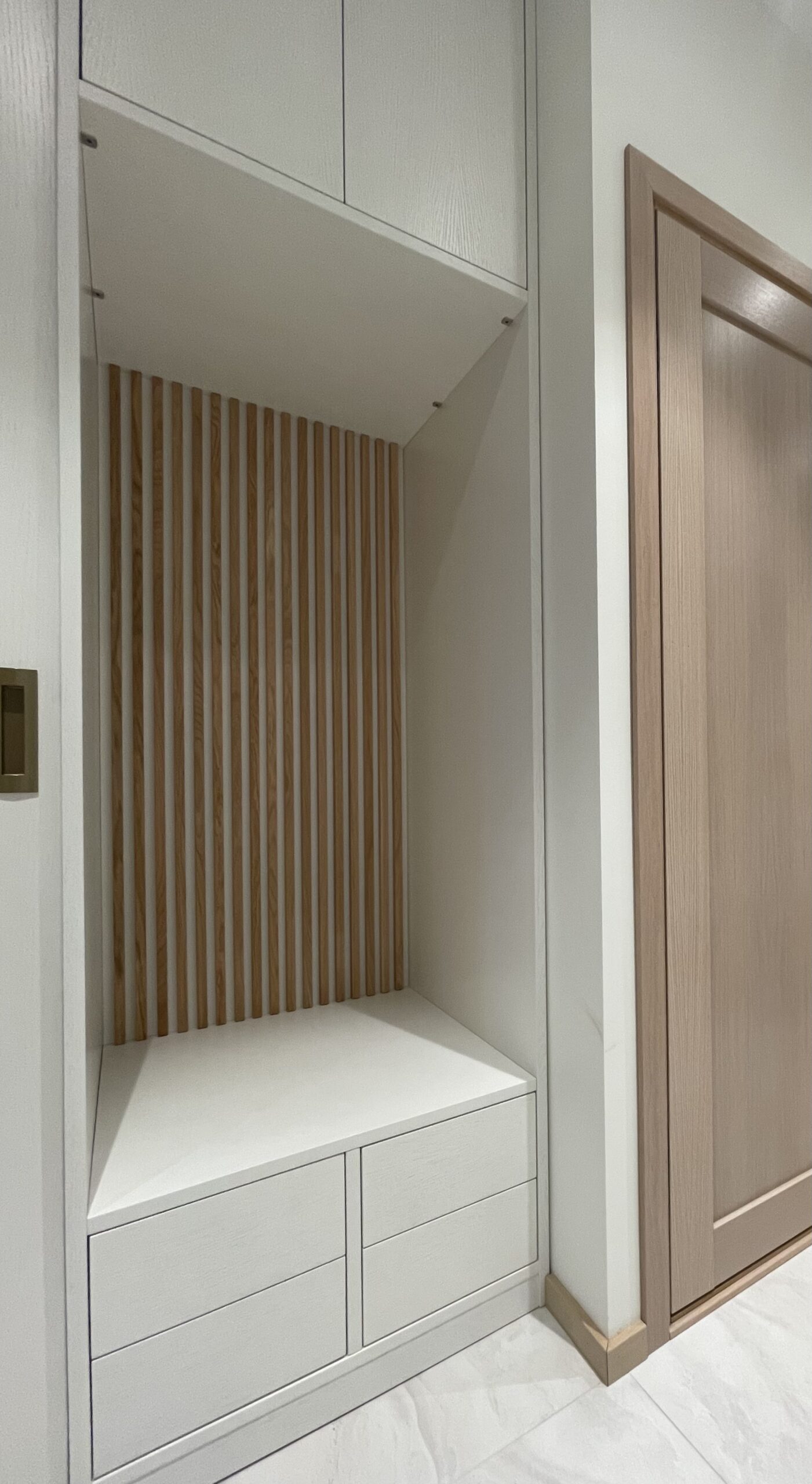 Avatud osa- pink + puitlippsein