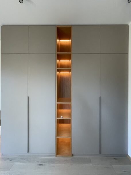 Käänduksed, grafiithall melamiin, avatud osa- naturaalne tammespoon+LED valgus, käepidemed Kumer 1200 must